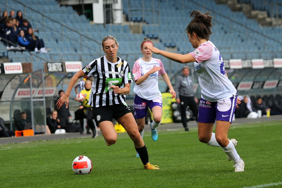 Sturm Damen - Austria Wien
OEFB Frauen Bundesliga, 4. Runde, SK Sturm Graz Damen - FK Austria Wien, Stadion Liebenau Graz, 25.09.2022. 

Foto zeigt Modesta Uka (Sturm Damen)
