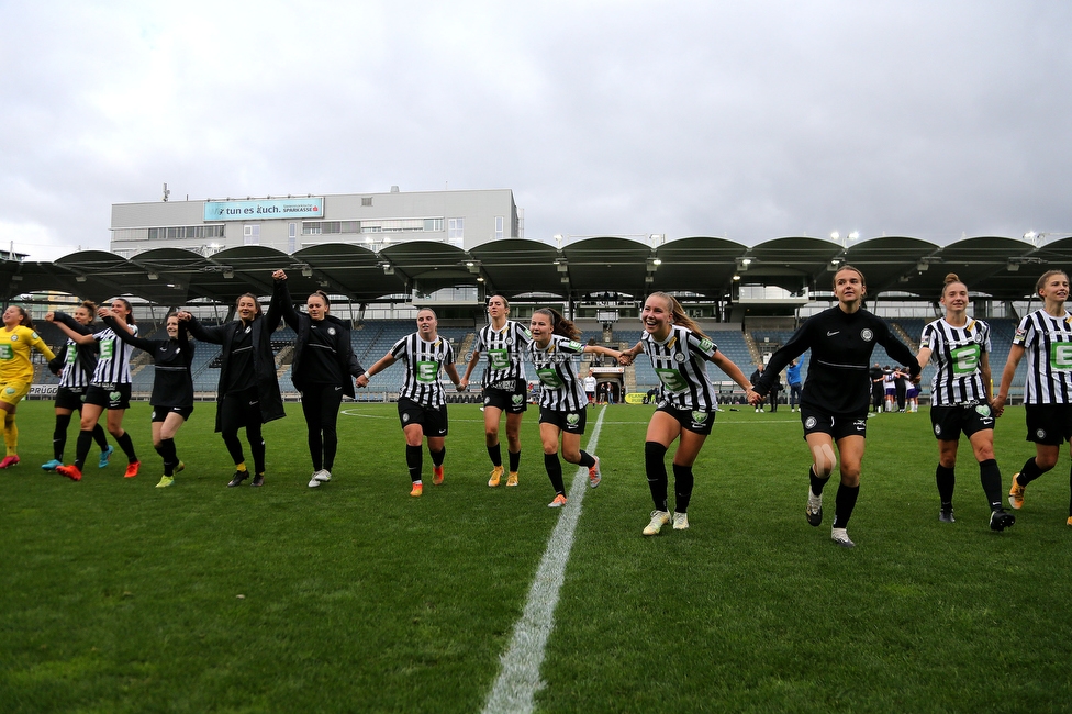 Sturm Damen - Austria Wien
OEFB Frauen Bundesliga, 4. Runde, SK Sturm Graz Damen - FK Austria Wien, Stadion Liebenau Graz, 25.09.2022. 

Foto zeigt die Mannschaft der Sturm Damen
