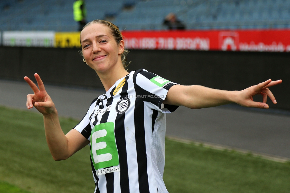 Sturm Damen - Austria Wien
OEFB Frauen Bundesliga, 4. Runde, SK Sturm Graz Damen - FK Austria Wien, Stadion Liebenau Graz, 25.09.2022. 

Foto zeigt Modesta Uka (Sturm Damen)
