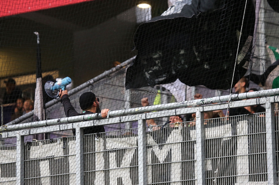 Austria Wien - Sturm Graz
Oesterreichische Fussball Bundesliga, 10. Runde, FK Austria Wien - SK Sturm Graz, Generali-Arena Wien, 02.10.2022. 

Foto zeigt Fans von Sturm
Schlüsselwörter: sturmflut