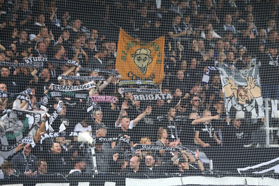 Sturm Graz - Lazio
UEFA Europa League Gruppenphase 3. Spieltag, SK Sturm Graz - SS Lazio, Stadion Liebenau Graz, 06.10.2022. 

Foto zeigt Fans von Sturm
Schlüsselwörter: brigata