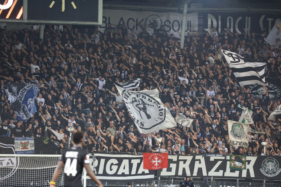 Sturm Graz - Lazio
UEFA Europa League Gruppenphase 3. Spieltag, SK Sturm Graz - SS Lazio, Stadion Liebenau Graz, 06.10.2022. 

Foto zeigt Fans von Sturm
