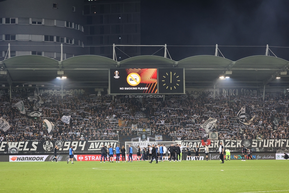 Sturm Graz - Lazio
UEFA Europa League Gruppenphase 3. Spieltag, SK Sturm Graz - SS Lazio, Stadion Liebenau Graz, 06.10.2022. 

Foto zeigt Fans von Sturm und die Mannschaft von Sturm
