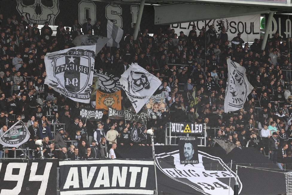 Sturm Graz - Tirol
Oesterreichische Fussball Bundesliga, 11. Runde, SK Sturm Graz - WSG Tirol, Stadion Liebenau Graz, 09.10.2022. 

Foto zeigt Fans von Sturm
Schlüsselwörter: brigata