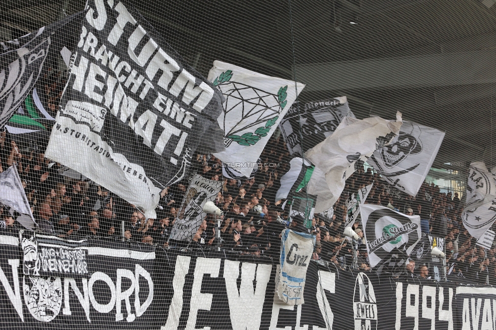 Sturm Graz - Tirol
Oesterreichische Fussball Bundesliga, 11. Runde, SK Sturm Graz - WSG Tirol, Stadion Liebenau Graz, 09.10.2022. 

Foto zeigt Fans von Sturm
Schlüsselwörter: jewels