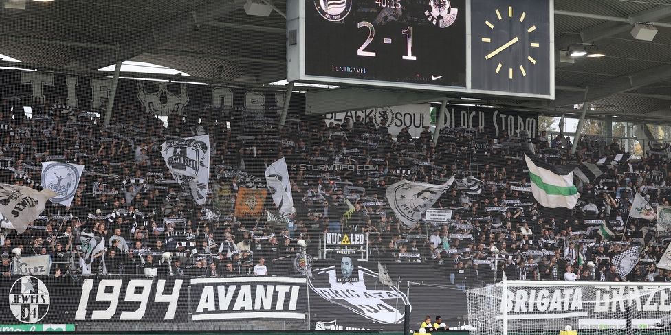 Sturm Graz - Tirol
Oesterreichische Fussball Bundesliga, 11. Runde, SK Sturm Graz - WSG Tirol, Stadion Liebenau Graz, 09.10.2022. 

Foto zeigt Fans von Sturm
Schlüsselwörter: schals