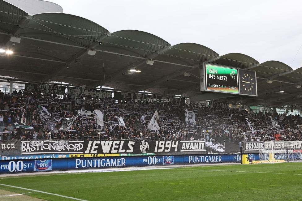 Sturm Graz - Tirol
Oesterreichische Fussball Bundesliga, 11. Runde, SK Sturm Graz - WSG Tirol, Stadion Liebenau Graz, 09.10.2022. 

Foto zeigt Fans von Sturm
Schlüsselwörter: schals