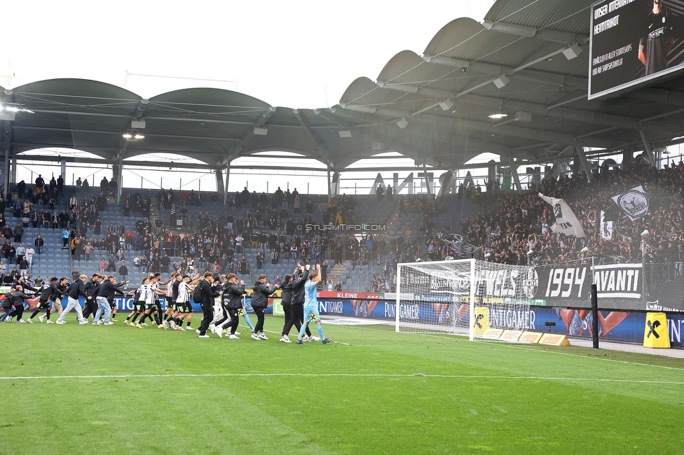 Sturm Graz - Tirol
Oesterreichische Fussball Bundesliga, 11. Runde, SK Sturm Graz - WSG Tirol, Stadion Liebenau Graz, 09.10.2022. 

Foto zeigt die Mannschaft von Sturm und Fans von Sturm
