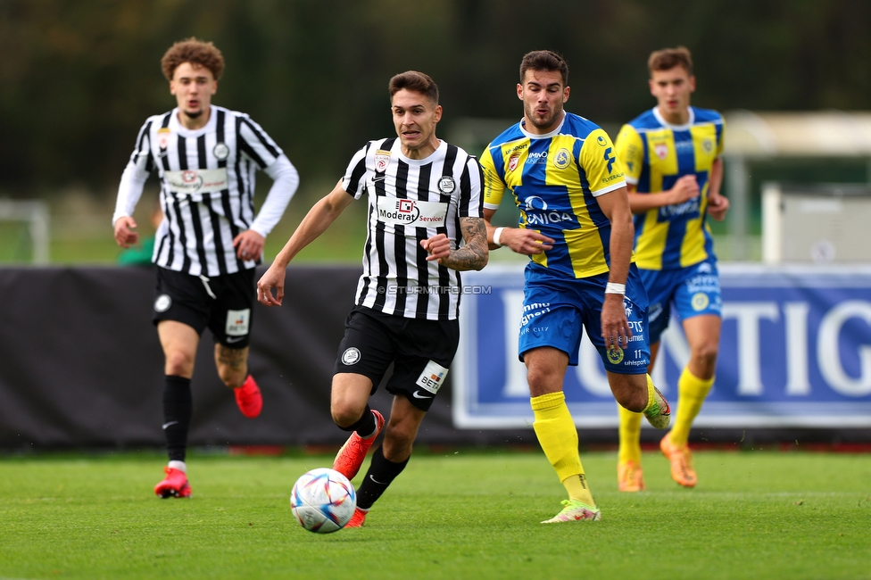 Sturm II - Vienna
Oesterreichische 2. Liga, 11. Runde, SK Sturm Graz II - First Vienna FC 1894, Solarstadion Gleisdorf, 09.10.2022. 

Foto zeigt Sandro Ingolitsch (Sturm II)
