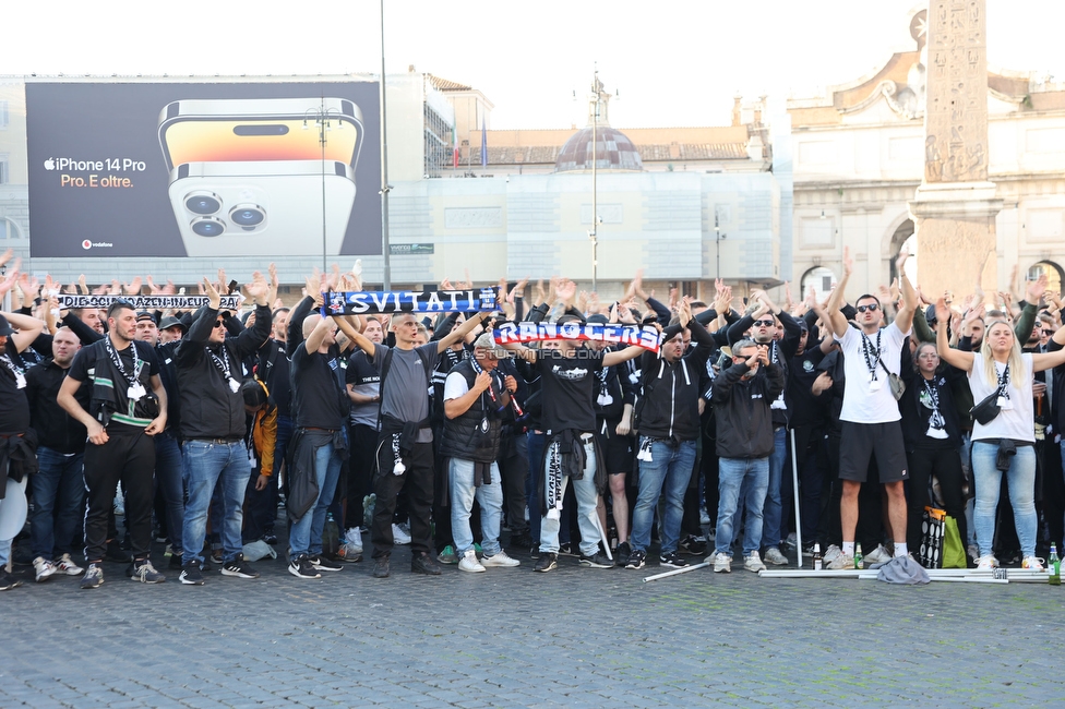 Lazio - Sturm Graz
UEFA Europa League Gruppenphase 4. Spieltag, SS Lazio - SK Sturm Graz, Stadio Olimpico Rom, 13.10.2022. 

Foto zeigt Fans von Sturm beim Corteo
