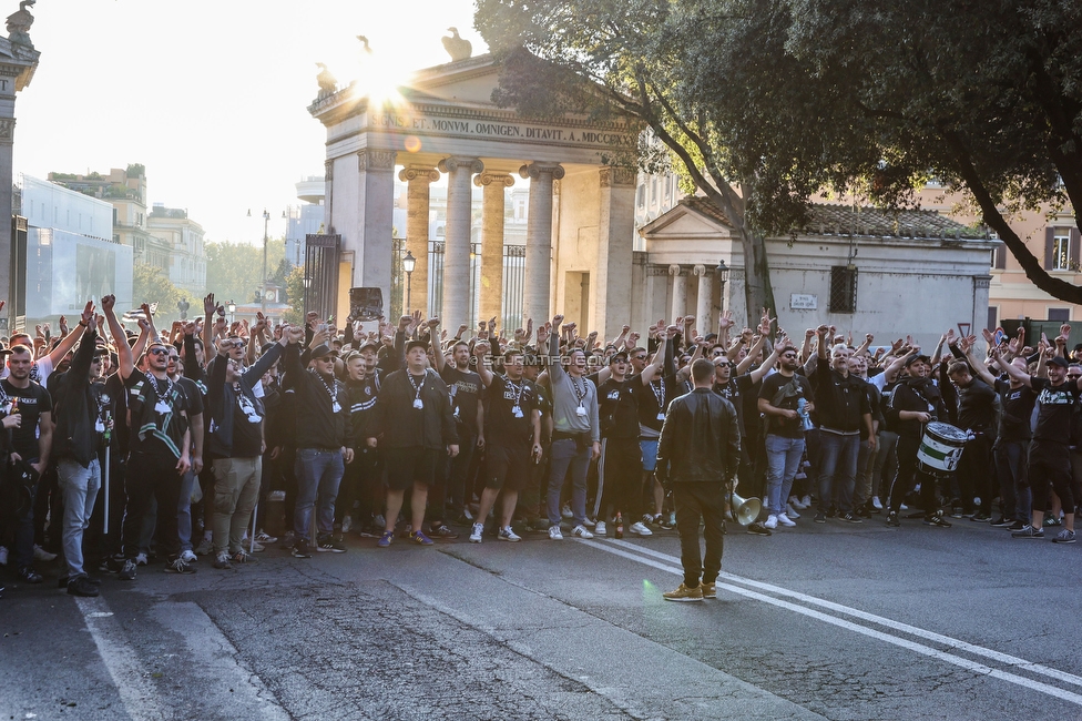 Lazio - Sturm Graz
UEFA Europa League Gruppenphase 4. Spieltag, SS Lazio - SK Sturm Graz, Stadio Olimpico Rom, 13.10.2022. 

Foto zeigt Fans von Sturm beim Corteo
