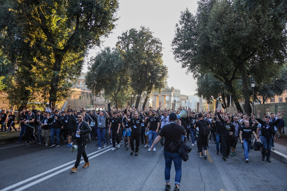 Lazio - Sturm Graz
UEFA Europa League Gruppenphase 4. Spieltag, SS Lazio - SK Sturm Graz, Stadio Olimpico Rom, 13.10.2022. 

Foto zeigt Fans von Sturm beim Corteo
