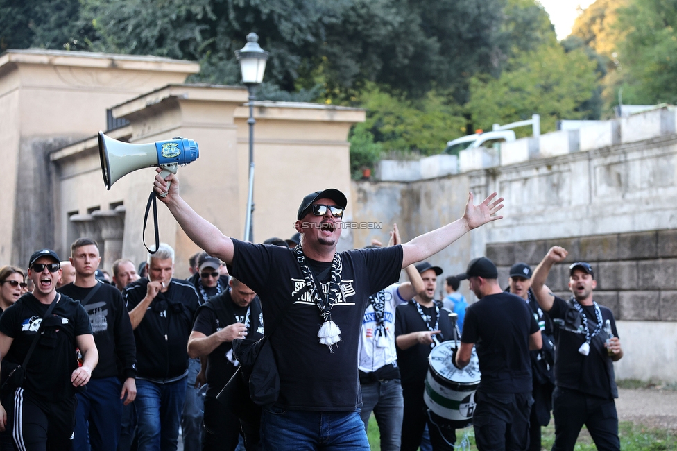 Lazio - Sturm Graz
UEFA Europa League Gruppenphase 4. Spieltag, SS Lazio - SK Sturm Graz, Stadio Olimpico Rom, 13.10.2022. 

Foto zeigt Fans von Sturm beim Corteo
