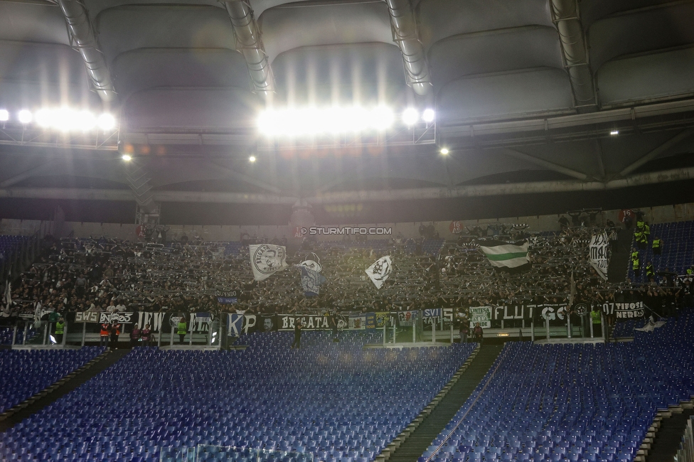 Lazio - Sturm Graz
UEFA Europa League Gruppenphase 4. Spieltag, SS Lazio - SK Sturm Graz, Stadio Olimpico Rom, 13.10.2022. 

Foto zeigt Fans von Sturm
