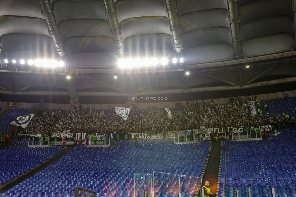 Lazio - Sturm Graz
UEFA Europa League Gruppenphase 4. Spieltag, SS Lazio - SK Sturm Graz, Stadio Olimpico Rom, 13.10.2022. 

Foto zeigt Fans von Sturm
