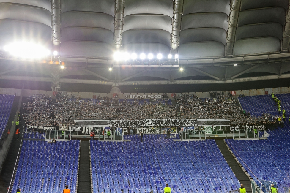 Lazio - Sturm Graz
UEFA Europa League Gruppenphase 4. Spieltag, SS Lazio - SK Sturm Graz, Stadio Olimpico Rom, 13.10.2022. 

Foto zeigt Fans von Sturm mit einer Choreografie
