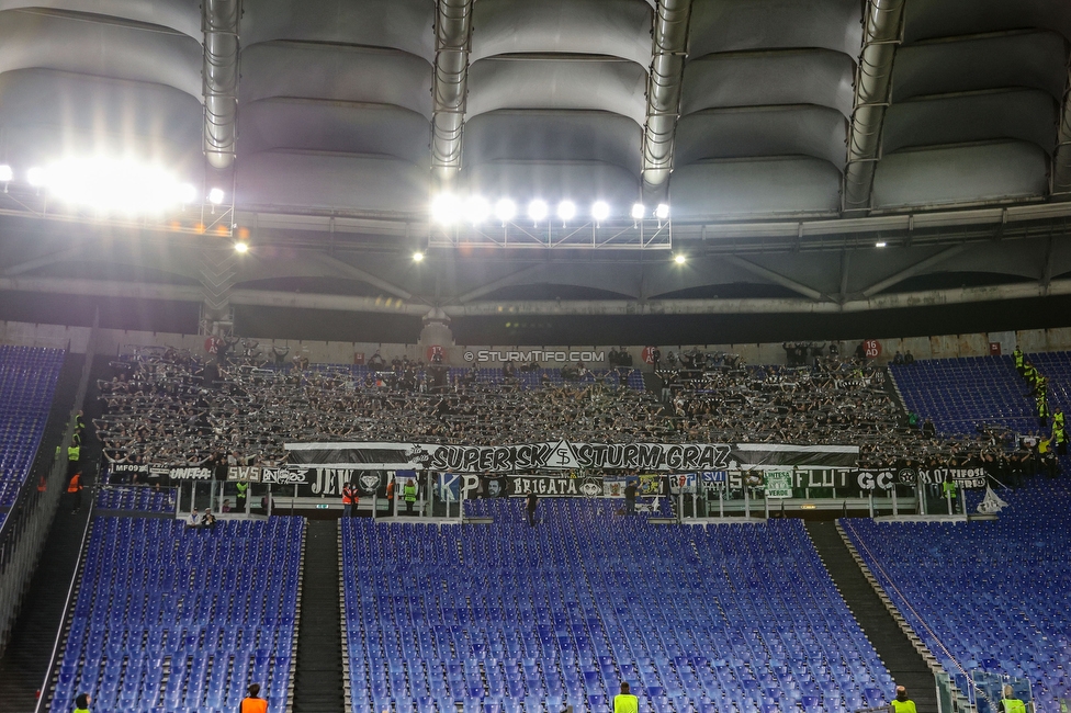 Lazio - Sturm Graz
UEFA Europa League Gruppenphase 4. Spieltag, SS Lazio - SK Sturm Graz, Stadio Olimpico Rom, 13.10.2022. 

Foto zeigt Fans von Sturm mit einer Choreografie

