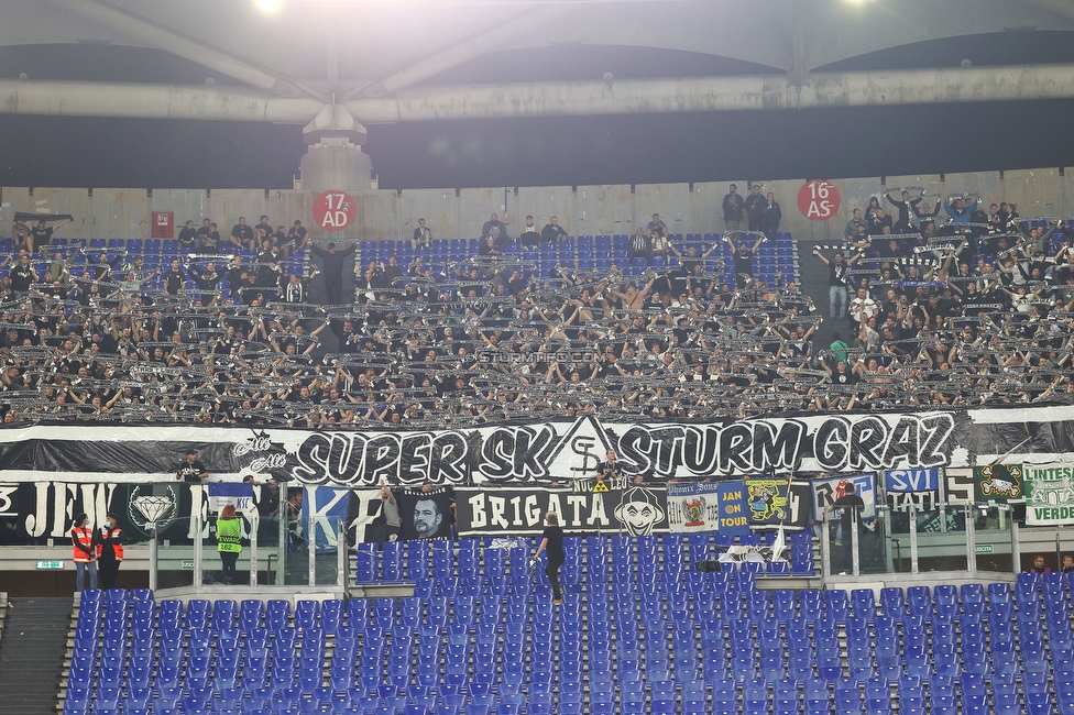 Lazio - Sturm Graz
UEFA Europa League Gruppenphase 4. Spieltag, SS Lazio - SK Sturm Graz, Stadio Olimpico Rom, 13.10.2022. 

Foto zeigt Fans von Sturm mit einer Choreografie
