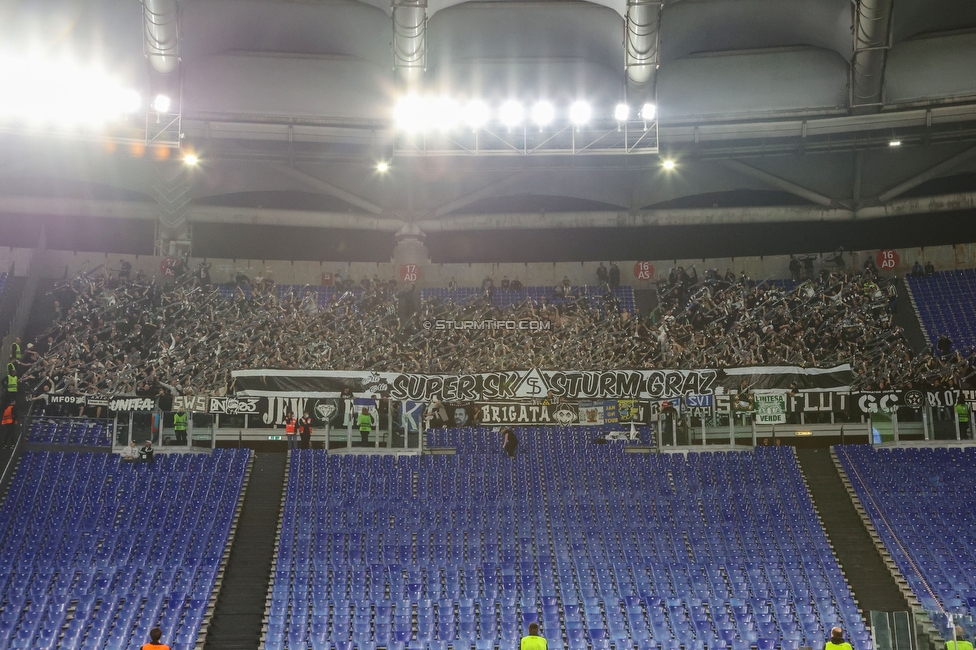 Lazio - Sturm Graz
UEFA Europa League Gruppenphase 4. Spieltag, SS Lazio - SK Sturm Graz, Stadio Olimpico Rom, 13.10.2022. 

Foto zeigt Fans von Sturm mit einer Choreografie
