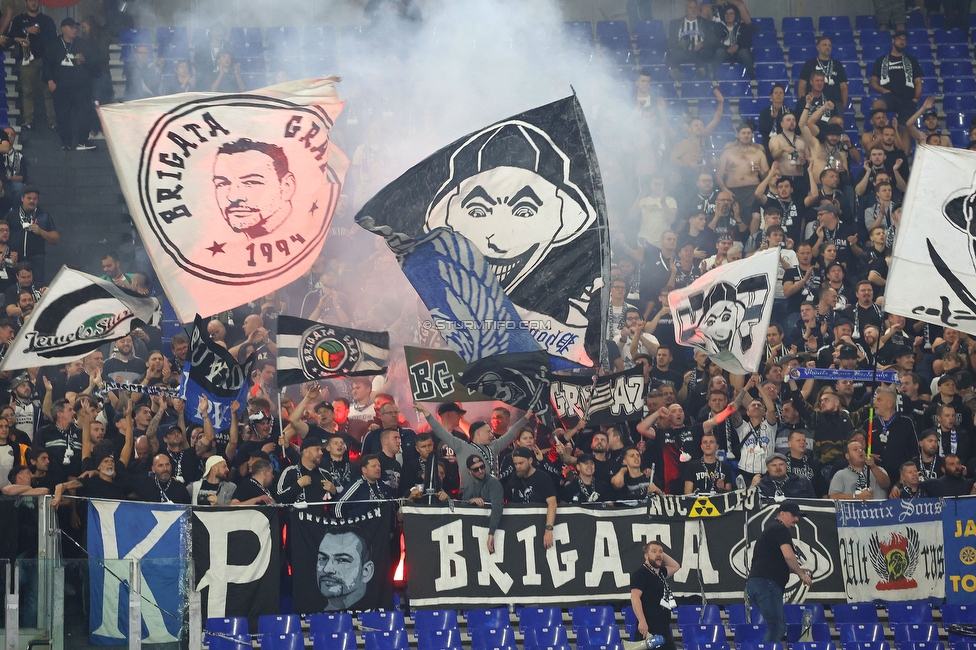 Lazio - Sturm Graz
UEFA Europa League Gruppenphase 4. Spieltag, SS Lazio - SK Sturm Graz, Stadio Olimpico Rom, 13.10.2022. 

Foto zeigt Fans von Sturm
Schlüsselwörter: brigata, pyrotechnik