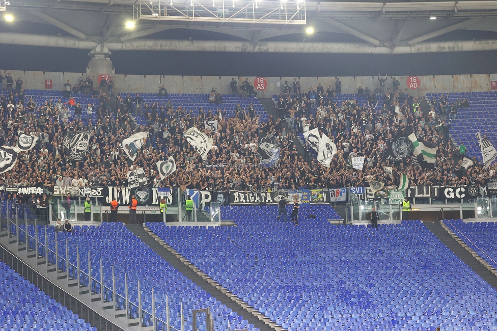 Lazio - Sturm Graz
UEFA Europa League Gruppenphase 4. Spieltag, SS Lazio - SK Sturm Graz, Stadio Olimpico Rom, 13.10.2022. 

Foto zeigt Fans von Sturm
