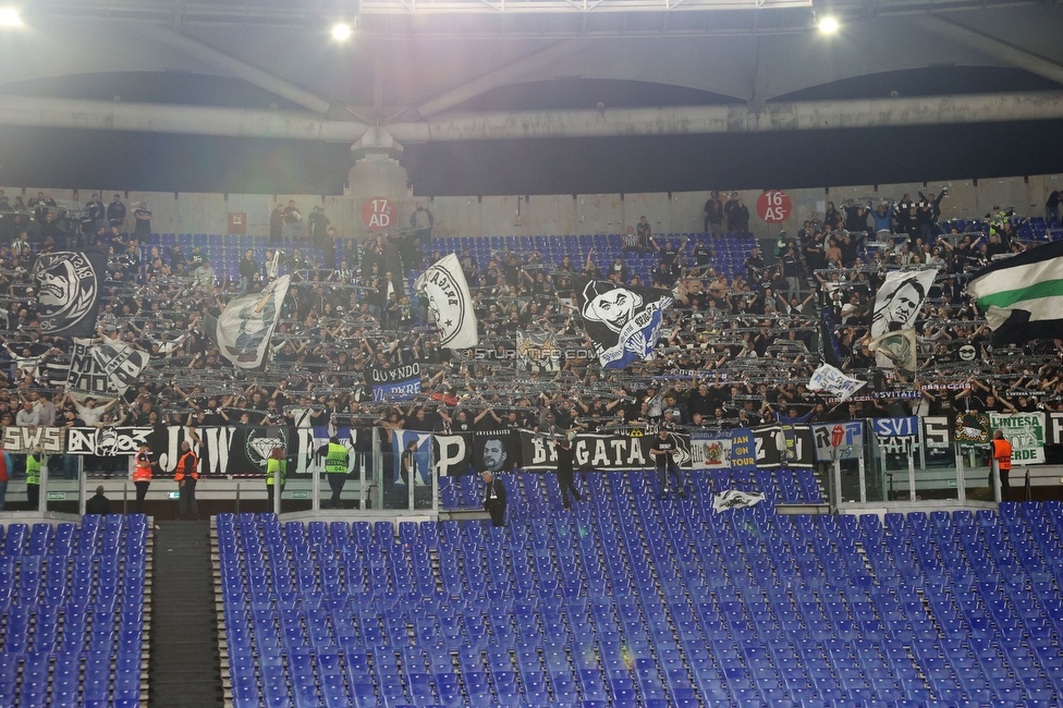 Lazio - Sturm Graz
UEFA Europa League Gruppenphase 4. Spieltag, SS Lazio - SK Sturm Graz, Stadio Olimpico Rom, 13.10.2022. 

Foto zeigt Fans von Sturm
Schlüsselwörter: schals