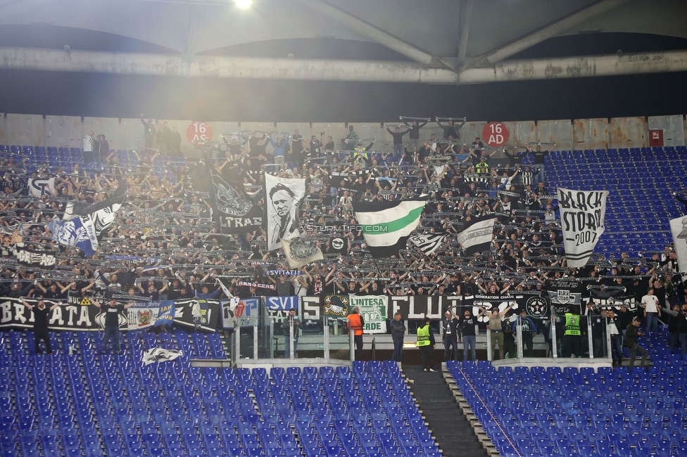 Lazio - Sturm Graz
UEFA Europa League Gruppenphase 4. Spieltag, SS Lazio - SK Sturm Graz, Stadio Olimpico Rom, 13.10.2022. 

Foto zeigt Fans von Sturm
