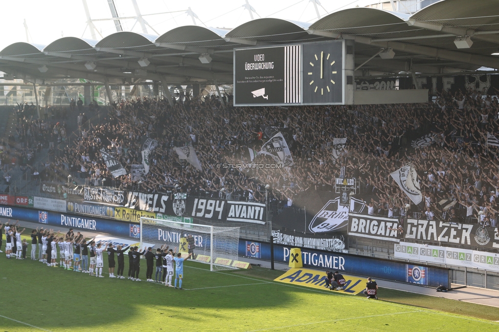 Sturm Graz - Wolfsberg
Oesterreichische Fussball Bundesliga, 12. Runde, SK Sturm Graz - Wolfsberger AC, Stadion Liebenau Graz, 16.10.2022. 

Foto zeigt Fans von Sturm und die Mannschaft von Sturm
