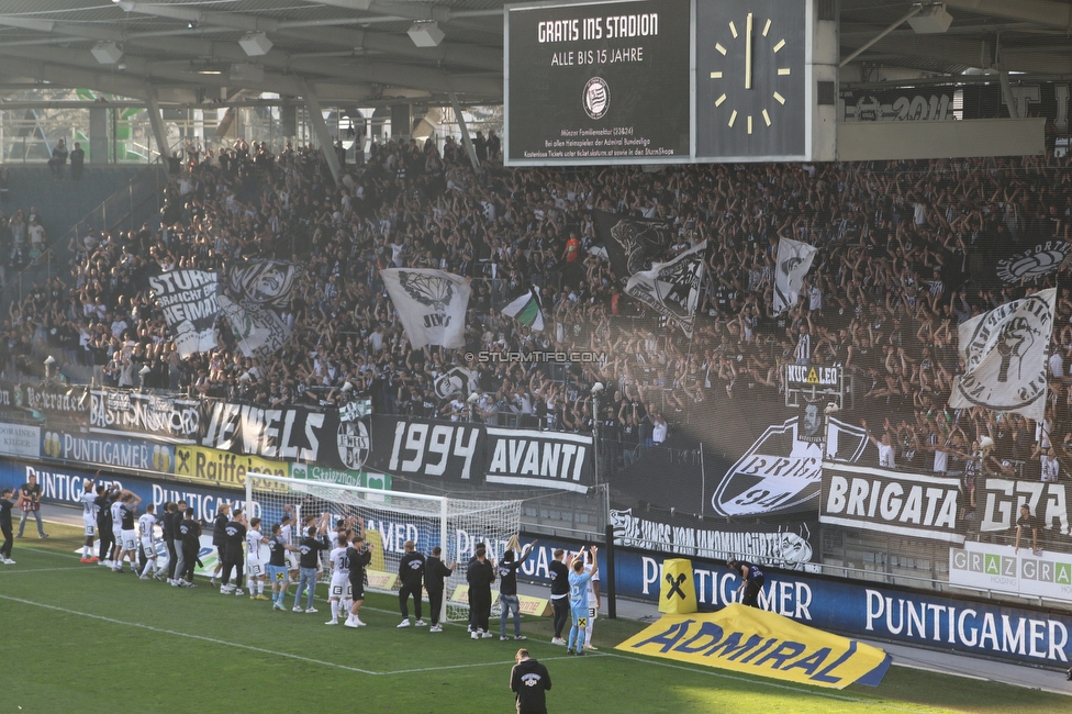 Sturm Graz - Wolfsberg
Oesterreichische Fussball Bundesliga, 12. Runde, SK Sturm Graz - Wolfsberger AC, Stadion Liebenau Graz, 16.10.2022. 

Foto zeigt Fans von Sturm und die Mannschaft von Sturm
