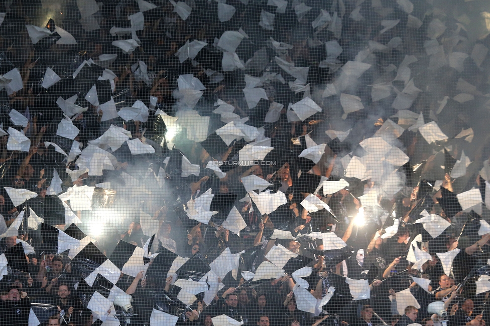 GAK - Sturm Graz
OEFB Cup, 3. Runde, Grazer AK 1902 - SK Sturm Graz, Stadion Liebenau Graz, 19.10.2022. 

Foto zeigt Fans von Sturm mit einer Choreografie
