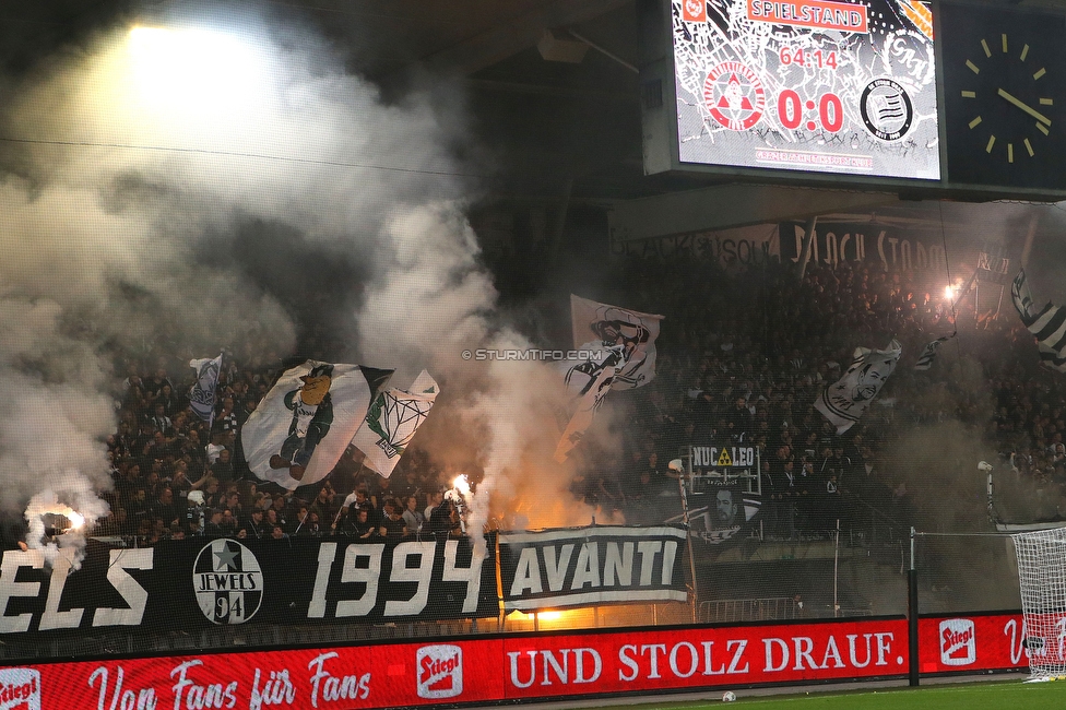 GAK - Sturm Graz
OEFB Cup, 3. Runde, Grazer AK 1902 - SK Sturm Graz, Stadion Liebenau Graz, 19.10.2022. 

Foto zeigt Fans von Sturm mit Pyrotechnik
