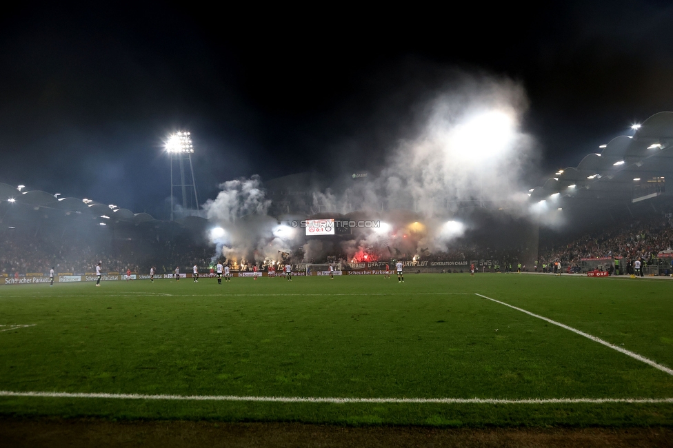 GAK - Sturm Graz
OEFB Cup, 3. Runde, Grazer AK 1902 - SK Sturm Graz, Stadion Liebenau Graz, 19.10.2022. 

Foto zeigt Fans von Sturm
Schlüsselwörter: pyrotechnik