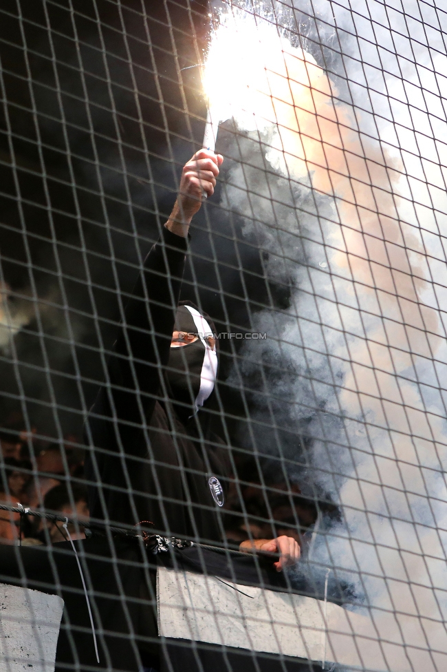 GAK - Sturm Graz
OEFB Cup, 3. Runde, Grazer AK 1902 - SK Sturm Graz, Stadion Liebenau Graz, 19.10.2022. 

Foto zeigt Fans von Sturm mit Pyrotechnik
