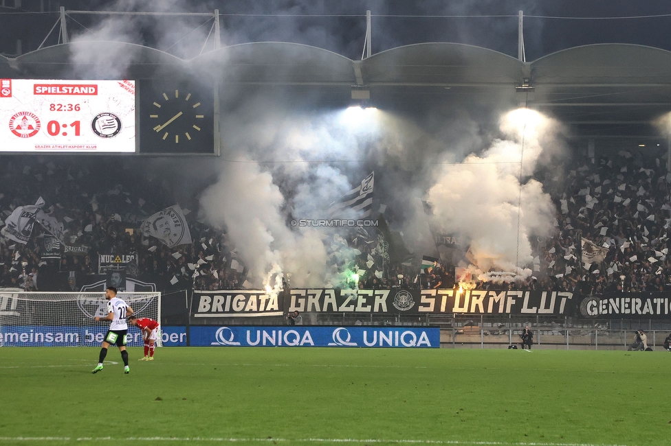 GAK - Sturm Graz
OEFB Cup, 3. Runde, Grazer AK 1902 - SK Sturm Graz, Stadion Liebenau Graz, 19.10.2022. 

Foto zeigt Fans von Sturm
Schlüsselwörter: sturmflut pyrotechnik