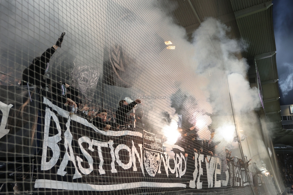 GAK - Sturm Graz
OEFB Cup, 3. Runde, Grazer AK 1902 - SK Sturm Graz, Stadion Liebenau Graz, 19.10.2022. 

Foto zeigt Fans von Sturm
Schlüsselwörter: pyrotechnik bastion