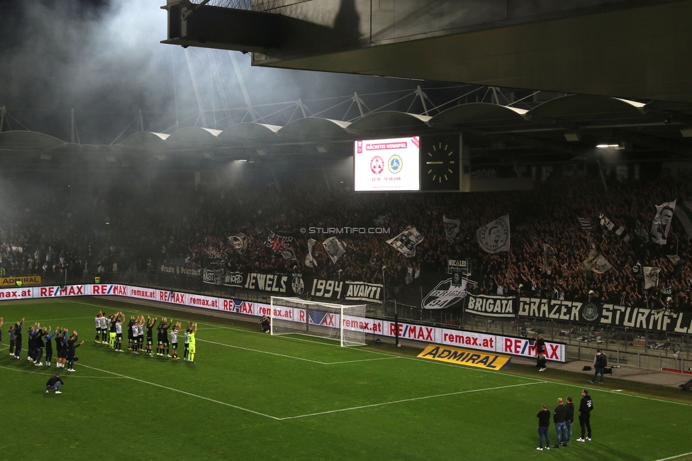 GAK - Sturm Graz
OEFB Cup, 3. Runde, Grazer AK 1902 - SK Sturm Graz, Stadion Liebenau Graz, 19.10.2022. 

Foto zeigt die Mannschaft von Sturm und Fans von Sturm
