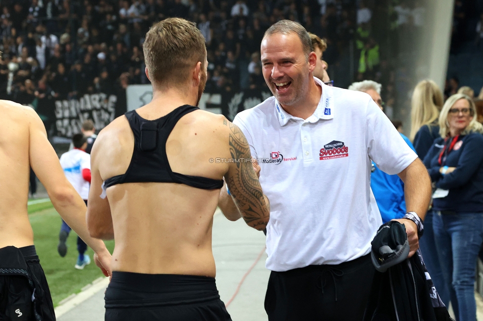 GAK - Sturm Graz
OEFB Cup, 3. Runde, Grazer AK 1902 - SK Sturm Graz, Stadion Liebenau Graz, 19.10.2022. 

Foto zeigt Jakob Jantscher (Sturm) und Mario Haas (ehem. Spieler Sturm)
