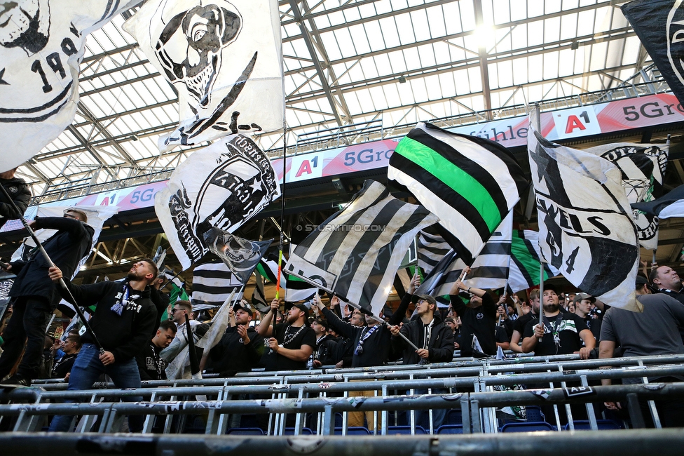 Salzburg - Sturm Graz
Oesterreichische Fussball Bundesliga, 13. Runde, FC Red Bull Salzburg - SK Sturm Graz, Red Bull Arena Salzburg, 22.10.2022. 

Foto zeigt Fans von Sturm
