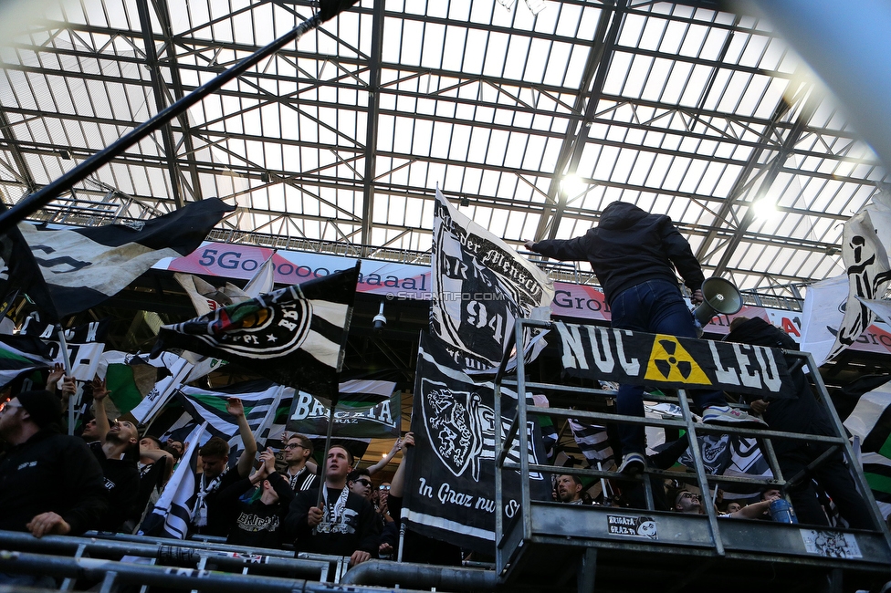 Salzburg - Sturm Graz
Oesterreichische Fussball Bundesliga, 13. Runde, FC Red Bull Salzburg - SK Sturm Graz, Red Bull Arena Salzburg, 22.10.2022. 

Foto zeigt Fans von Sturm
Schlüsselwörter: brigata vorsaenger