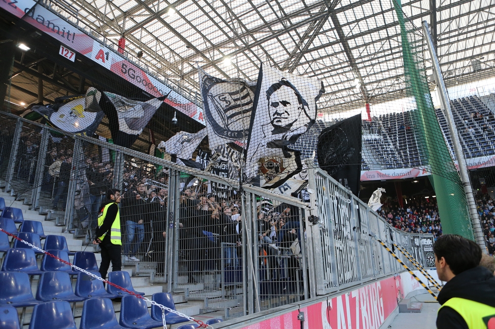 Salzburg - Sturm Graz
Oesterreichische Fussball Bundesliga, 13. Runde, FC Red Bull Salzburg - SK Sturm Graz, Red Bull Arena Salzburg, 22.10.2022. 

Foto zeigt Fans von Sturm
