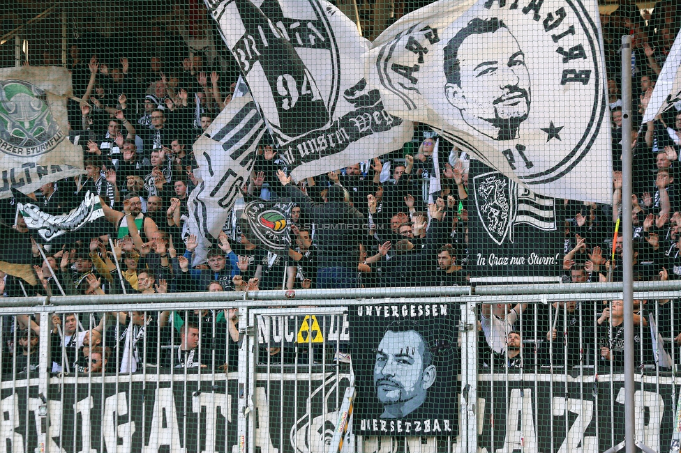 Salzburg - Sturm Graz
Oesterreichische Fussball Bundesliga, 13. Runde, FC Red Bull Salzburg - SK Sturm Graz, Red Bull Arena Salzburg, 22.10.2022. 

Foto zeigt Fans von Sturm
Schlüsselwörter: brigata vorsaenger