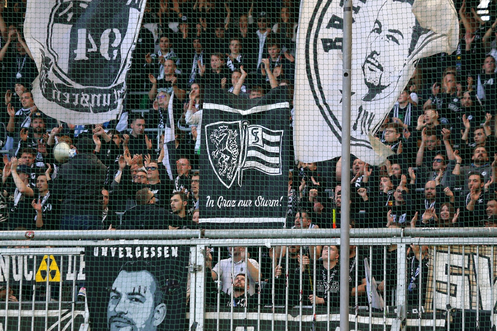 Salzburg - Sturm Graz
Oesterreichische Fussball Bundesliga, 13. Runde, FC Red Bull Salzburg - SK Sturm Graz, Red Bull Arena Salzburg, 22.10.2022. 

Foto zeigt Fans von Sturm
Schlüsselwörter: brigata vorsaenger