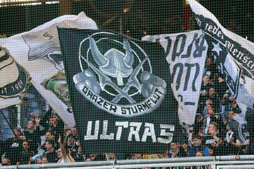 Salzburg - Sturm Graz
Oesterreichische Fussball Bundesliga, 13. Runde, FC Red Bull Salzburg - SK Sturm Graz, Red Bull Arena Salzburg, 22.10.2022. 

Foto zeigt Fans von Sturm
Schlüsselwörter: sturmflut