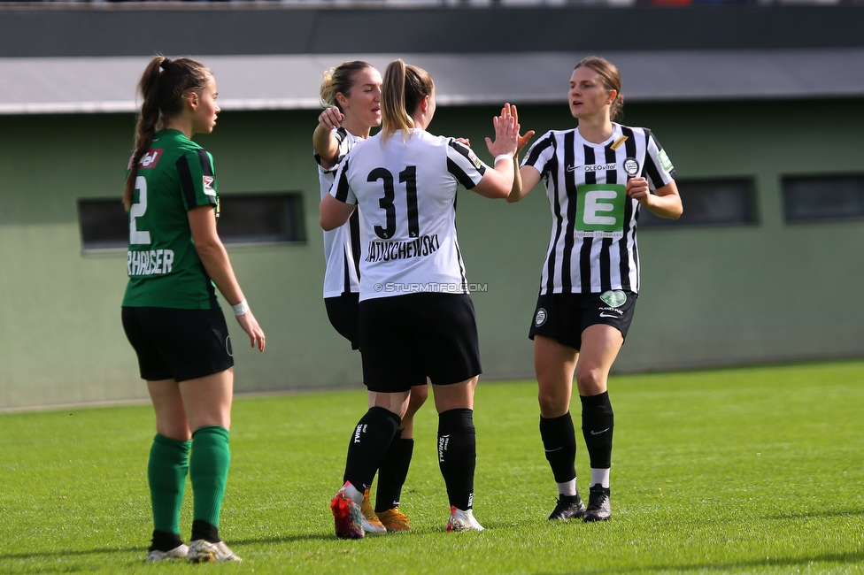 Sturm Damen - Wacker Innsbruck
OEFB Frauen Bundesliga, 7. Runde, SK Sturm Graz Damen - FC Wacker Innsbruck, MURAUER Bier Arena - StFV Graz, 23.05.2022. 

Foto zeigt Julia Matuschewski (Sturm Damen), Sophie Maierhofer (Sturm Damen) und Modesta Uka (Sturm Damen)
