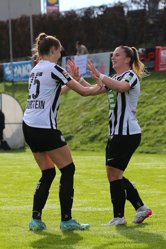 Sturm Damen - Wacker Innsbruck
OEFB Frauen Bundesliga, 7. Runde, SK Sturm Graz Damen - FC Wacker Innsbruck, MURAUER Bier Arena - StFV Graz, 23.05.2022. 

Foto zeigt Merle Kirschstein (Sturm Damen) und Julia Matuschewski (Sturm Damen)
