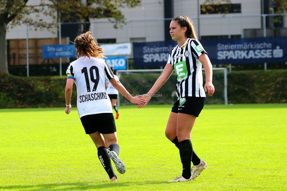 Sturm Damen - Wacker Innsbruck
OEFB Frauen Bundesliga, 7. Runde, SK Sturm Graz Damen - FC Wacker Innsbruck, MURAUER Bier Arena - StFV Graz, 23.05.2022. 

Foto zeigt Annabel Schasching (Sturm Damen) und Valentina Kroell (Sturm Damen)
