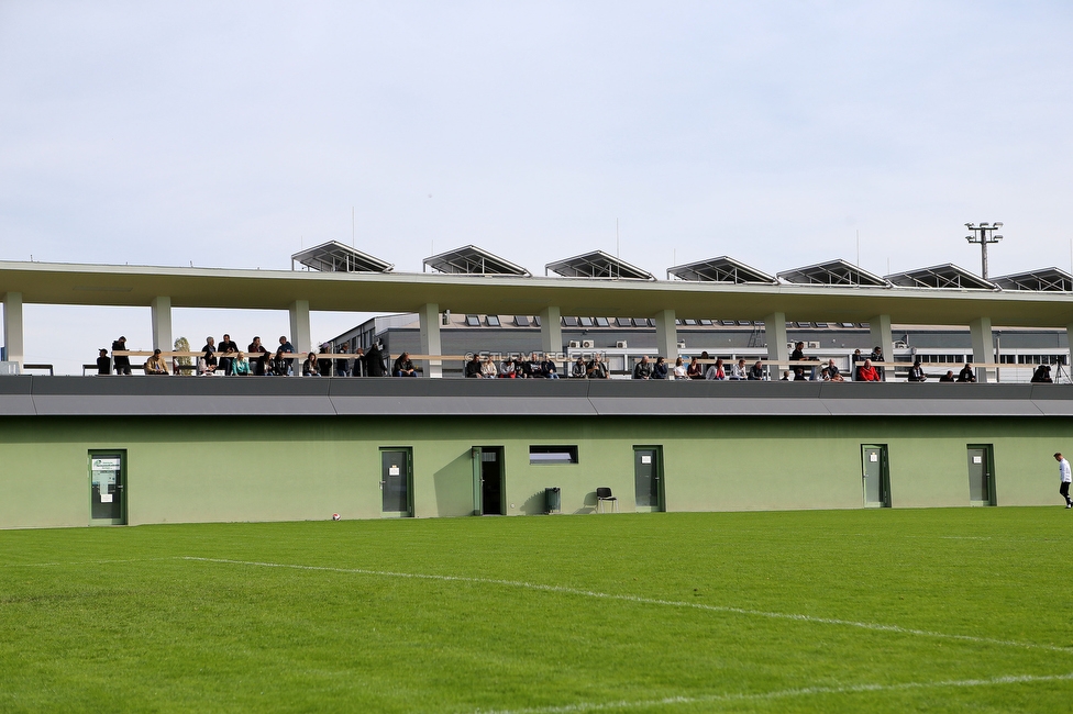 Sturm Damen - Wacker Innsbruck
OEFB Frauen Bundesliga, 7. Runde, SK Sturm Graz Damen - FC Wacker Innsbruck, MURAUER Bier Arena - StFV Graz, 23.05.2022. 

Foto zeigt Fans von Sturm
