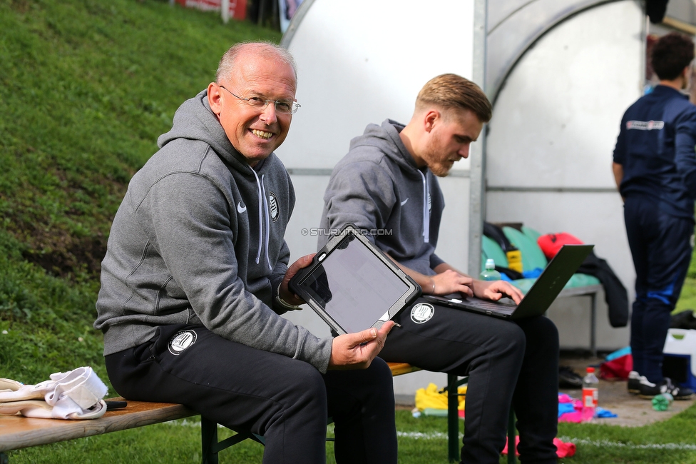 Sturm Damen - Wacker Innsbruck
OEFB Frauen Bundesliga, 7. Runde, SK Sturm Graz Damen - FC Wacker Innsbruck, MURAUER Bier Arena - StFV Graz, 23.05.2022. 

Foto zeigt Christian Roehrling (Konditionstrainer Sturm Damen) und Michael Erlitz (Betreuer Sturm Damen)
