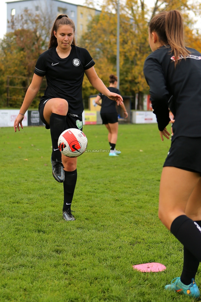 LUV Graz - Sturm Graz
OEFB Frauen Cup, Union LUV Graz - SK Sturm Graz, Sportplatz Union LUV Graz, 26.10.2022. 

Foto zeigt Valentina Kroell (Sturm Damen)
