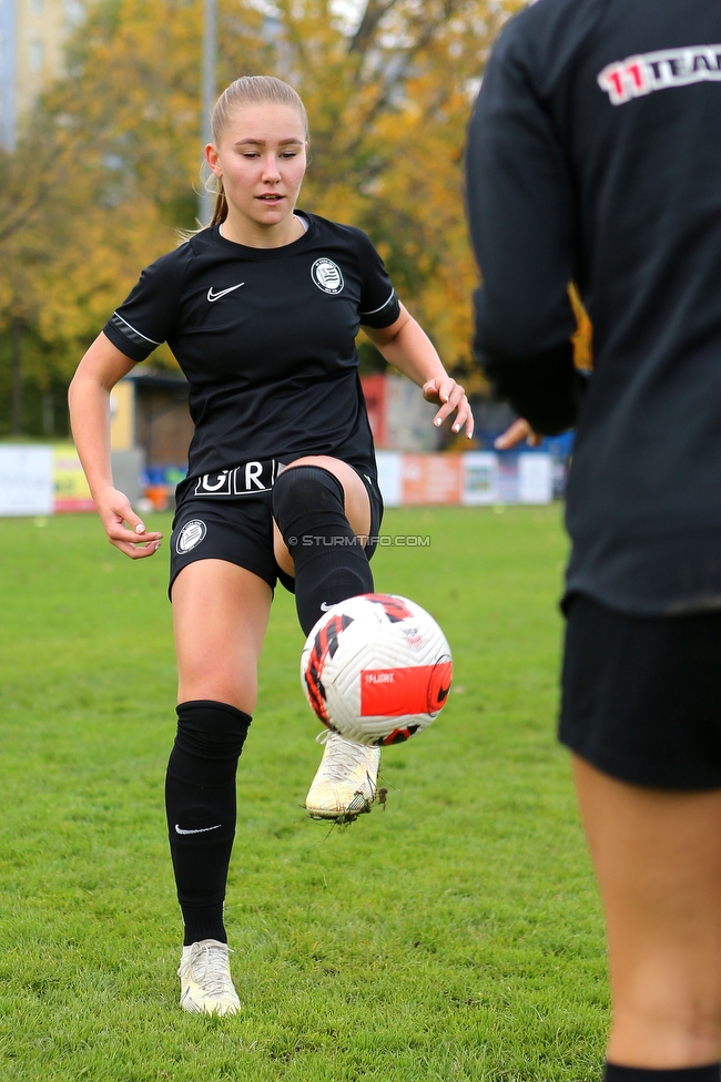 LUV Graz - Sturm Graz
OEFB Frauen Cup, Union LUV Graz - SK Sturm Graz, Sportplatz Union LUV Graz, 26.10.2022. 

Foto zeigt Anna Maria Wirnsberger (Sturm Damen)
